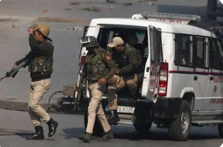 ಜೈ ಭೀಮ್ ನಗರದಲ್ಲಿ ಪ್ರೇಮಿಗಳ ನಡುವೆ ರಕ್ತಪಾತ: ಇಬ್ಬರು ಕೊಲೆ !