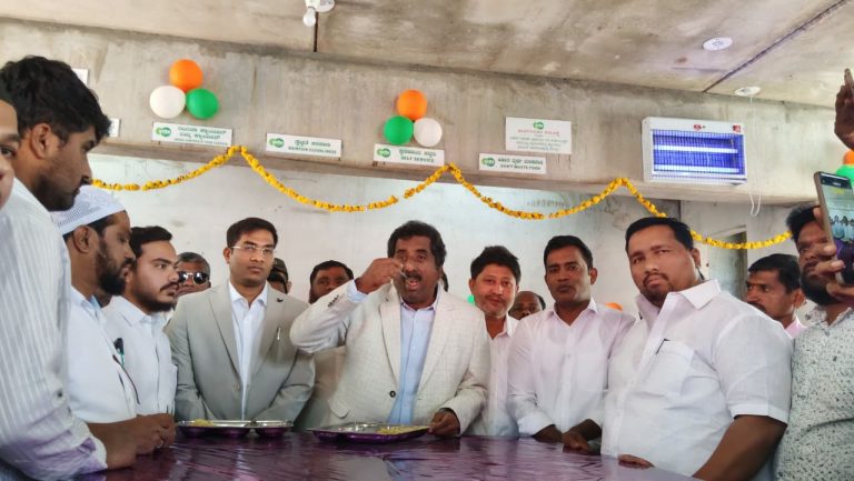 ಬಡವರಿಗೆ, ಕೂಲಿ ಕಾರ್ಮಿಕರಿಗೆ ಇಂದಿರಾ ಕ್ಯಾಂಟಿನ್ ಅನುಕೂಲವಾಗಲಿದೆ – ಸಚಿವ ರಹೀಂ ಖಾನ್