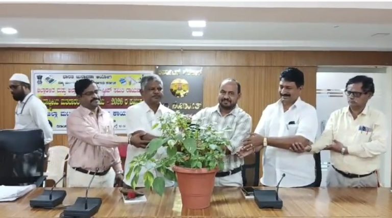 ಪ್ರಬಂಧ ಸ್ಪರ್ಧೆ ನಡೆಸಿ ವಿದ್ಯಾರ್ಥಿಗಳಿಗೆ ಜಾಗೃತಿ.