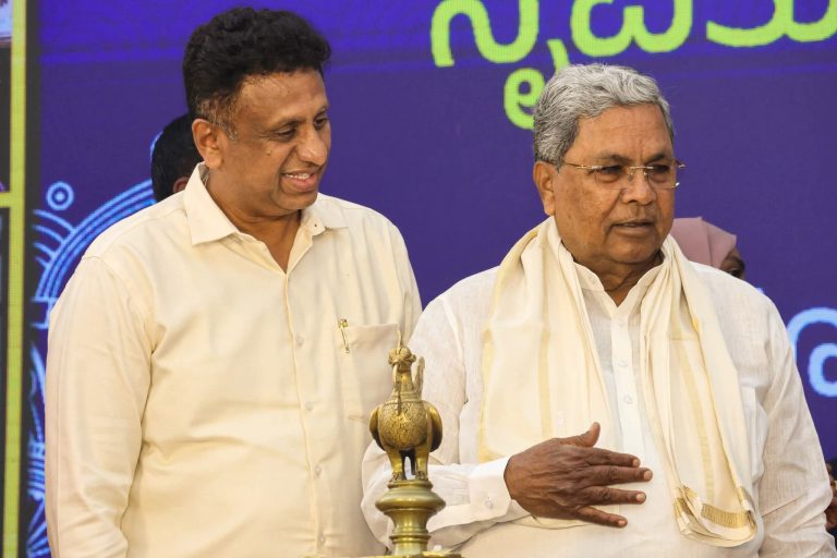 ಐದು ದಶಕಗಳಿಗೂ ಹೆಚ್ಚು ಕಾಲ ಸಕ್ರಿಯ ರಾಜಕಾರಣದಲ್ಲಿ