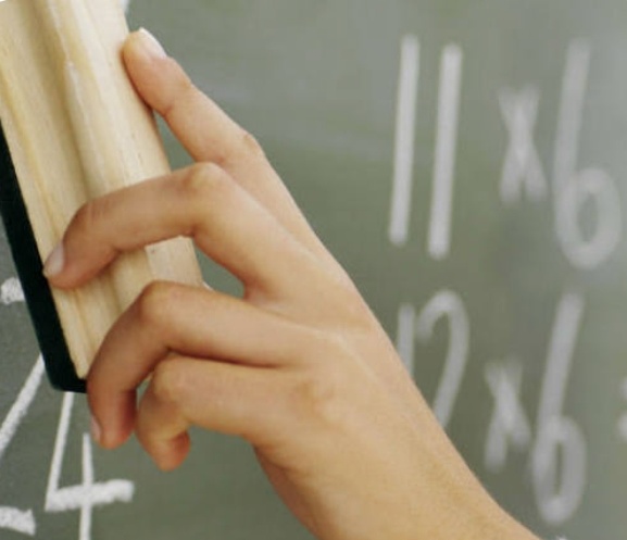 ನಕಲಿ ಪಿಎಚ್.ಡಿ ಪ್ರಮಾಣಪತ್ರ ಸಲ್ಲಿಸಿ ನೇಮಕಗೊಂಡಿರುವ ದೊಡ್ಡ ಜಾಲವೇಬೆಳಕಿಗೆ ಬಂದಿದೆ.