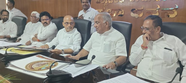 ರಾಯಚೂರು ಉತ್ಸವ ಸಿದ್ಧತೆ; ಎಲ್ಲ ಜನಪ್ರತಿನಿಧಿಗಳ ಸಭೆ