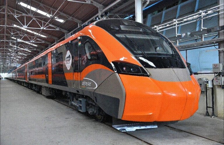 ಕೋಲ್ಕತ್ತಾ ಮತ್ತು ಗುವಾಹಟಿ ನಡುವೆ ವಂದೇ ಭಾರತ್ ಸ್ಲೀಪರ್ ರೈಲಿಗೆ ಪ್ರಧಾನಿ ಮೋದಿ ಶೀಘ್ರದಲ್ಲೇ ಚಾಲನೆ