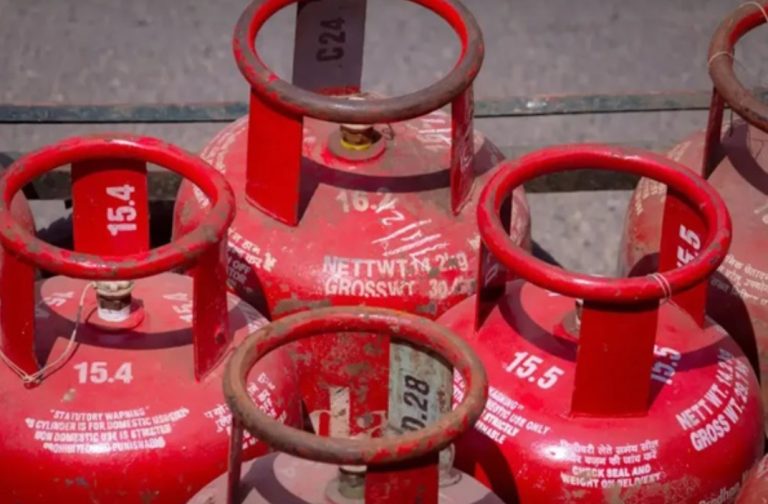 ದೇಶೀಯ ಎಲ್‌ಪಿಜಿ ಬೆಲೆಯಲ್ಲಿ ಯಾವುದೇ ಬದಲಾವಣೆ ಇಲ್ಲ: ಪೆಟ್ರೋಲಿಯಂ ಮತ್ತು ನೈಸರ್ಗಿಕ ಅನಿಲ ಸಚಿವಾಲಯ