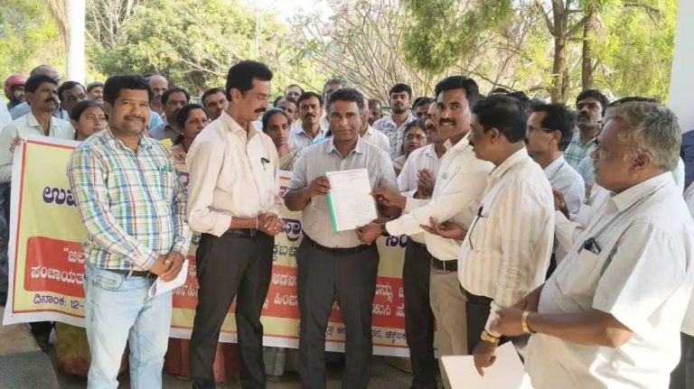 ಕರ್ನಾಟಕ ರಾಜ್ಯ ಪ. ಪೂ. ಕಾಲೇಜುಗಳ ಉಪನ್ಯಾಸಕರು, ಪ್ರಾಂಶುಪಾಲರ ಸಂಘದಿಂದ ಬೃಹತ್ ಪ್ರತಿಭಟನೆ