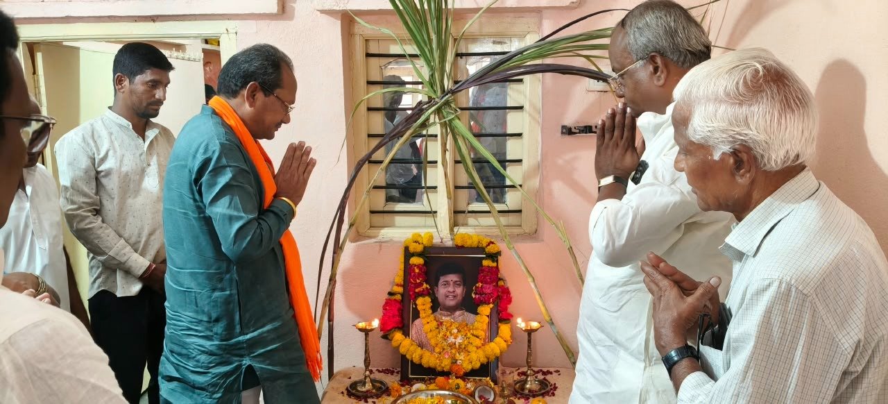 ನೊಂದ ಕುಟುಂಬಗಳಿಗೆ ಶಾಸಕ ಪ್ರಭು ಚವ್ಹಾಣ ಸಾಂತ್ವನ,